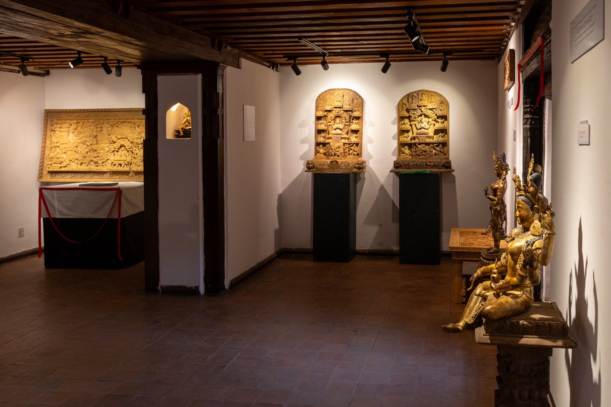 {{product_title}} – antique - style bronze statue or traditional wood carving handcrafted in Patan, Nepal by Newar master artisans and artists – Himalay’Art, Himalayan art